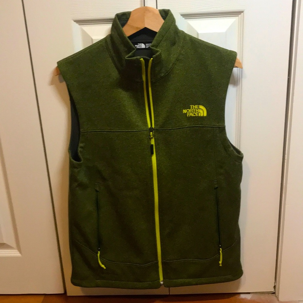 Men’s Northface vest